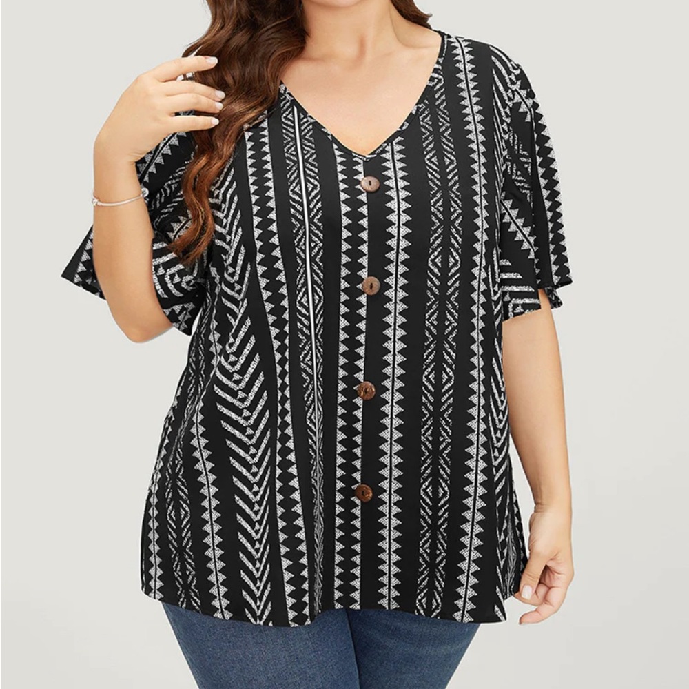 BloomChic Black & White Geometric Print Ruffle Sleeve Button Detail Top Size 12